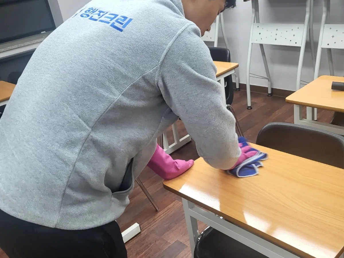 북구 동림동 유치원 책걸상 교실 위생청소 사례 - 행진크린