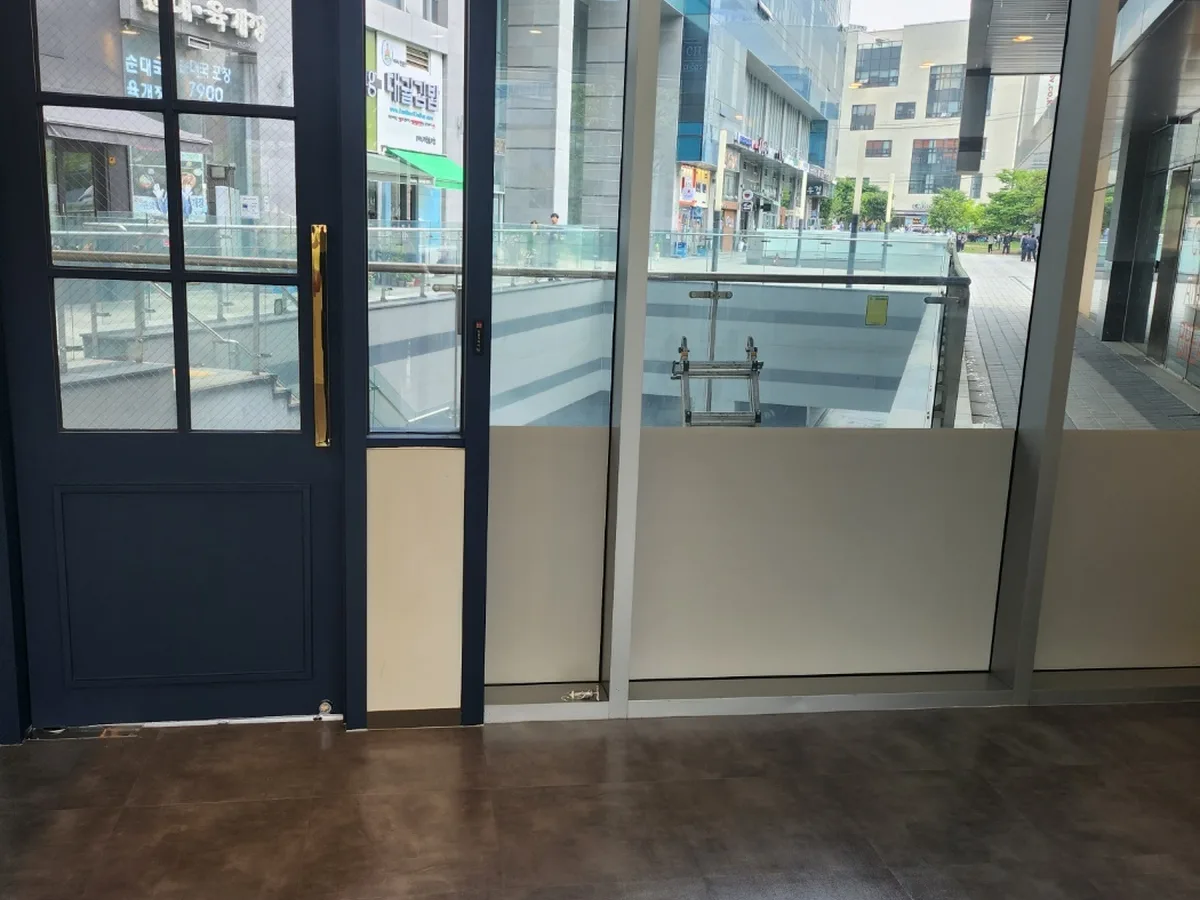 북구 신안동 사무실 마감재 파티션 구역 위생청소 사례 - 행진크린